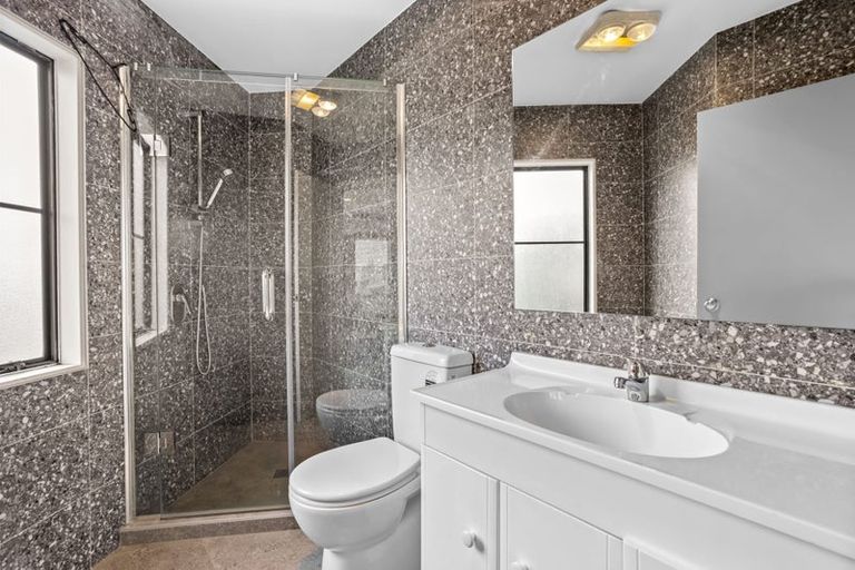 Photo of property in 2/19 Stanley Avenue, Milford, Auckland, 0620