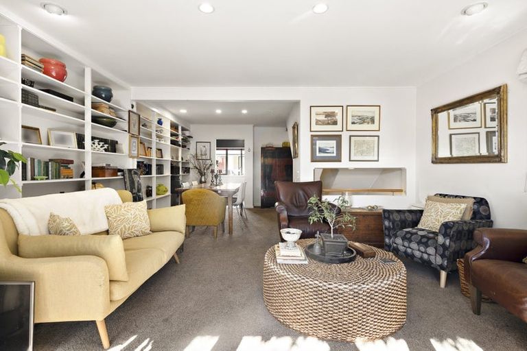 Photo of property in 8/14 Harriett Street, Thorndon, Wellington, 6011