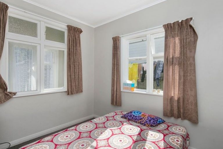 Photo of property in 16 Riddlers Crescent, Petone, Lower Hutt, 5012