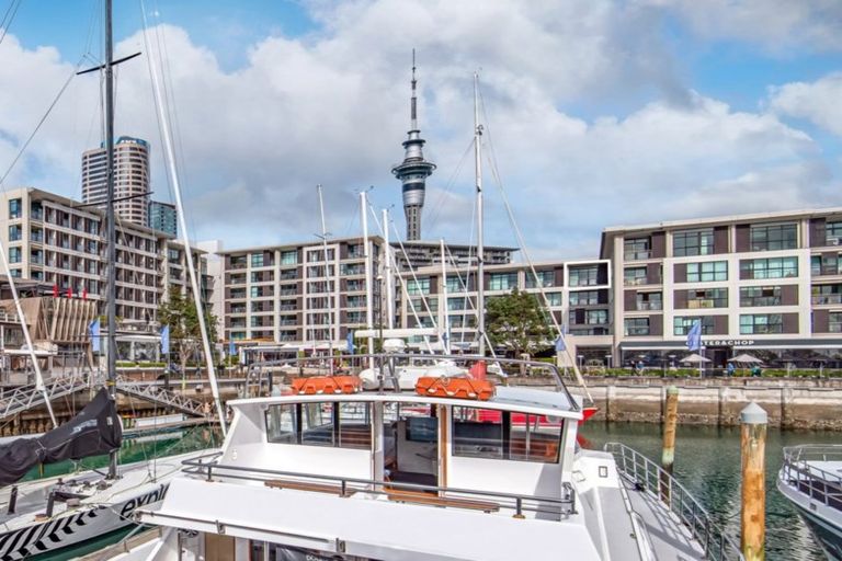Photo of property in The Quays Apartments, 4m/99 Customs Street, Auckland Central, Auckland, 1010
