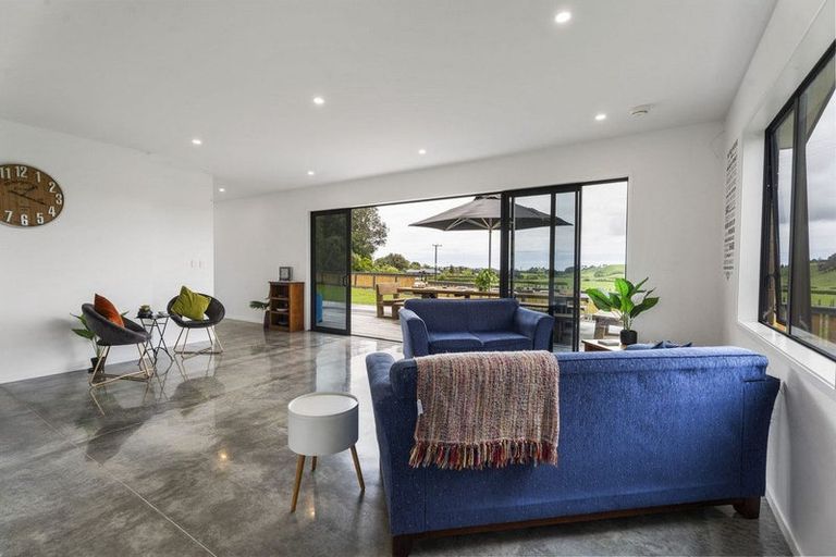 Photo of property in 130 Hurworth Road, Hurworth, New Plymouth, 4371