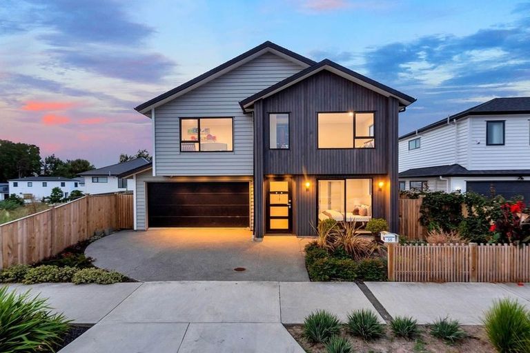 Photo of property in 55 Craigs Way, Hobsonville, Auckland, 0616