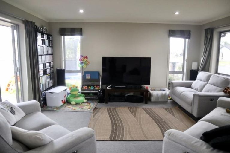 Photo of property in 1 Whistler Close, Rototuna North, Hamilton, 3210