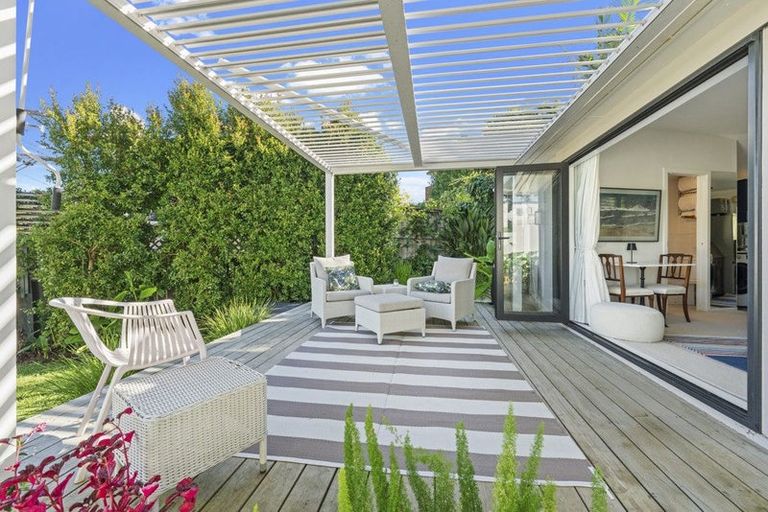 Photo of property in 1/2 Heathcote Road, Castor Bay, Auckland, 0620