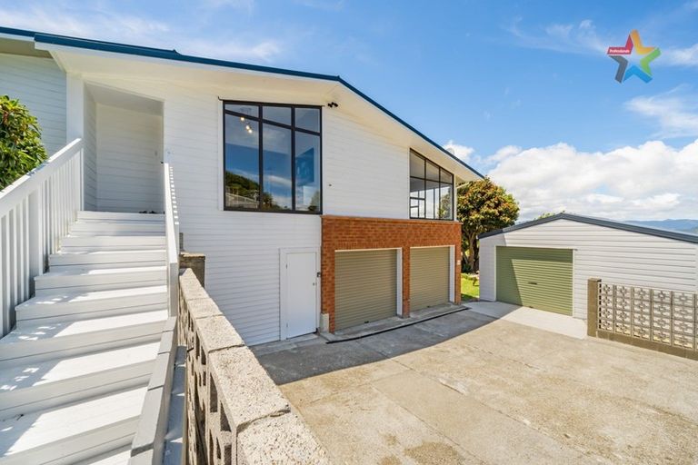 Photo of property in 4 Protea Street, Maungaraki, Lower Hutt, 5010