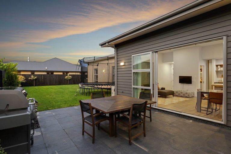 Photo of property in 19 Prebblewood Drive, Prebbleton, 7604