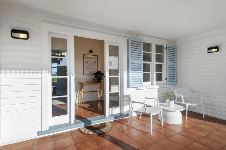 Photo of property in 111 Deep Creek Road, Torbay, Auckland, 0630