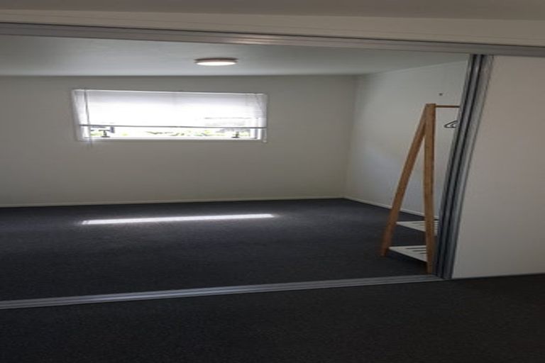 Photo of property in 5 Holgate Avenue, Herald Island, Auckland, 0618