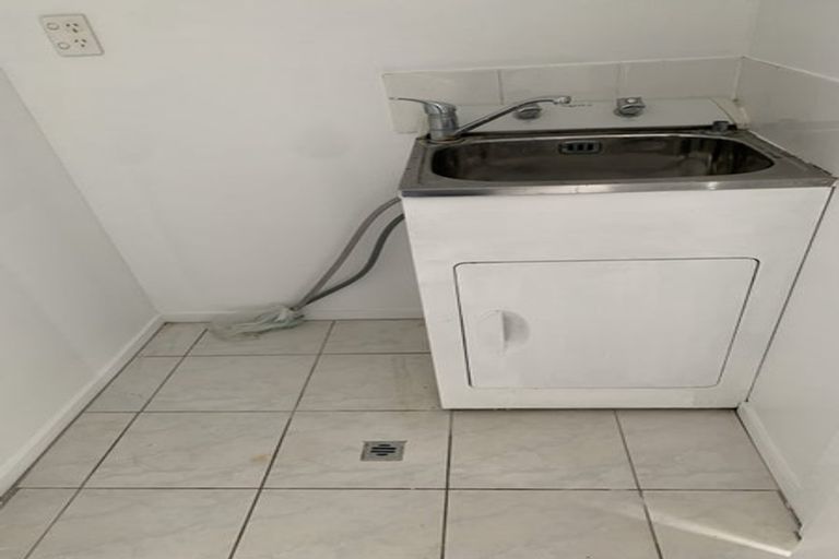 Photo of property in 25/3 Hulme Place, Henderson, Auckland, 0612