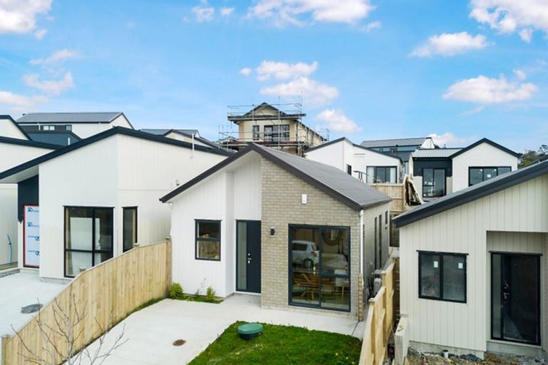 Photo of property in 7 Horokaka Street, Massey, Auckland, 0614