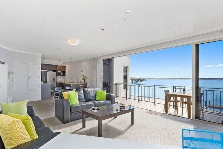 Photo of property in 8/51 Dive Crescent, Tauranga, 3110