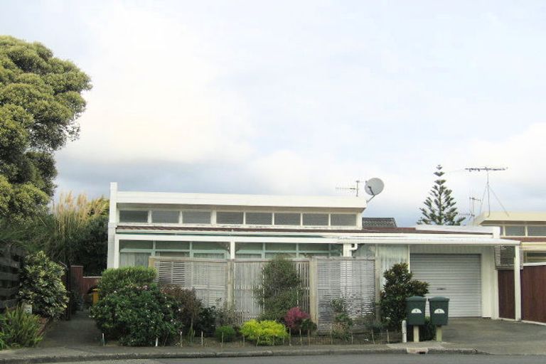 Photo of property in 6 Bermuda Grove, Paraparaumu Beach, Paraparaumu, 5032