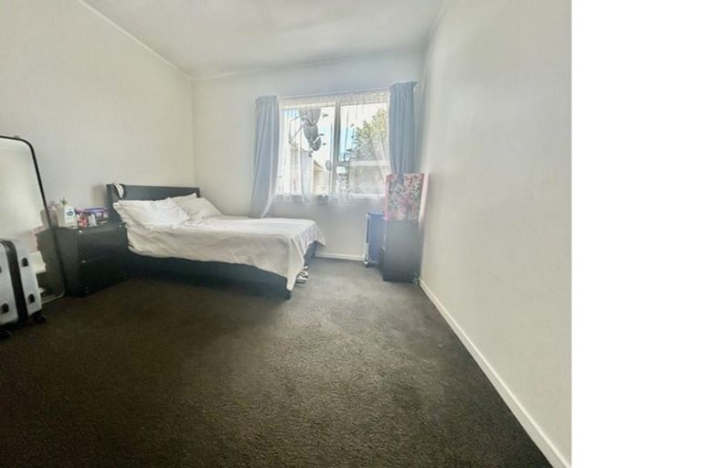 Photo of property in 4/318 Te Atatu Road, Te Atatu South, Auckland, 0610