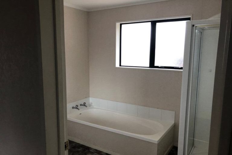 Photo of property in 20 Aspen Way, Kelvin Grove, Palmerston North, 4414