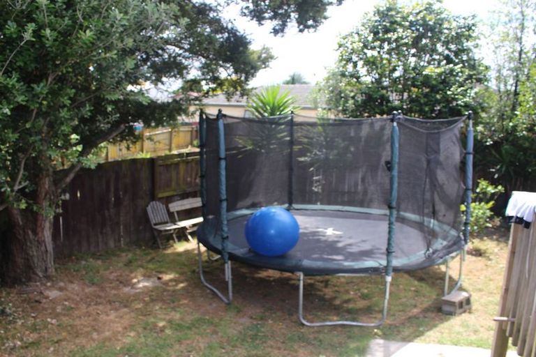 Photo of property in 1/59 Mcannalley Street, Manurewa East, Auckland, 2102