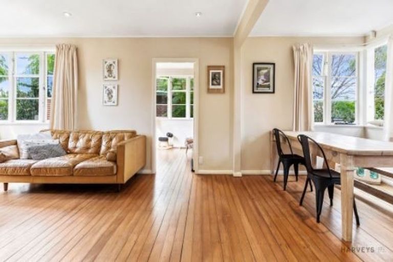 Photo of property in 76 Titirangi Road, New Lynn, Auckland, 0600