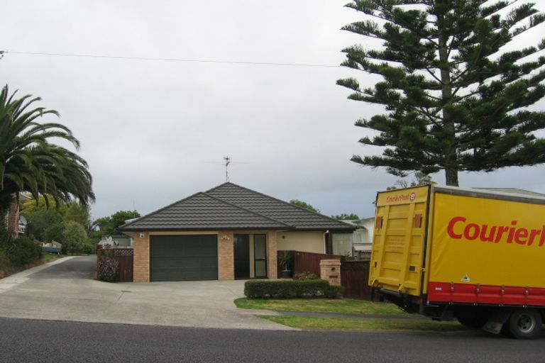 Photo of property in 1/12 Beatrice Avenue, Hillcrest, Auckland, 0627