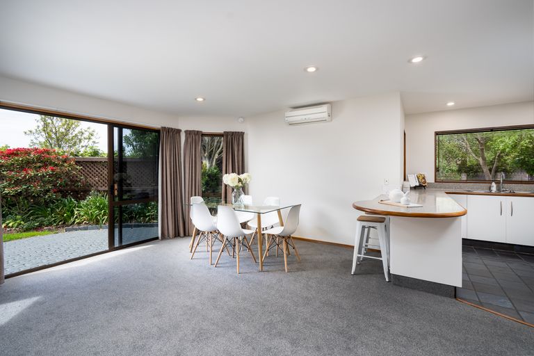 Photo of property in 51 Westgrove Avenue, Avonhead, Christchurch, 8042