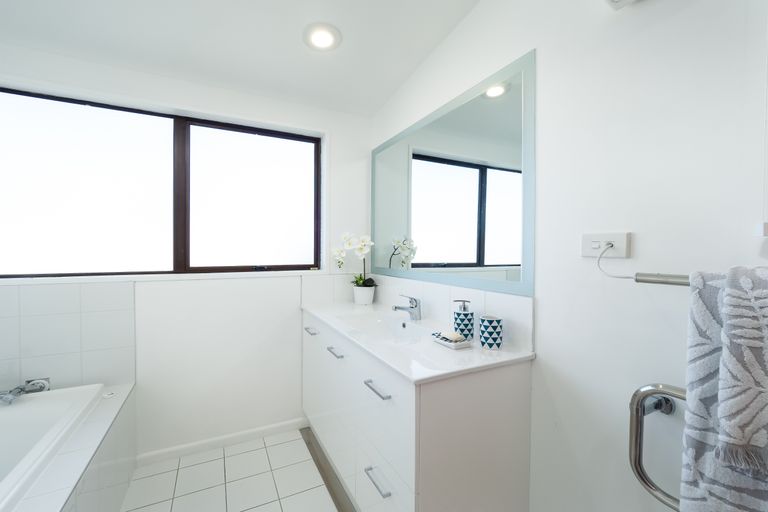 Photo of property in 51 Westgrove Avenue, Avonhead, Christchurch, 8042