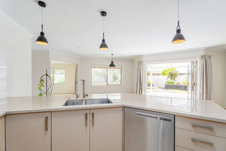 Photo of property in 20 Waitotara Way, Whitianga, 3510