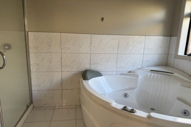 Photo of property in 60 Pembroke Drive, Bethlehem, Tauranga, 3110