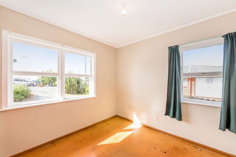 Photo of property in 117 Manuka Road, Bayview, Auckland, 0629