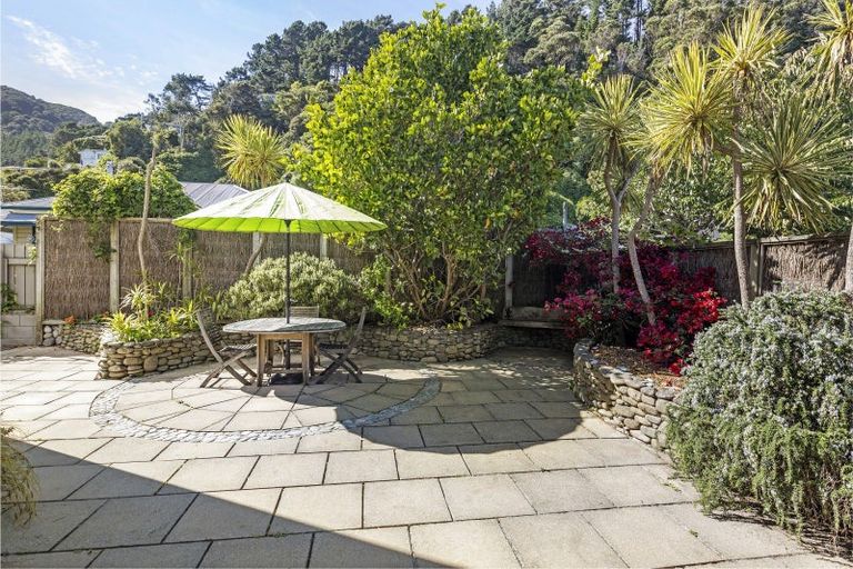 Photo of property in 107-109 Muritai Road, Eastbourne, Lower Hutt, 5013