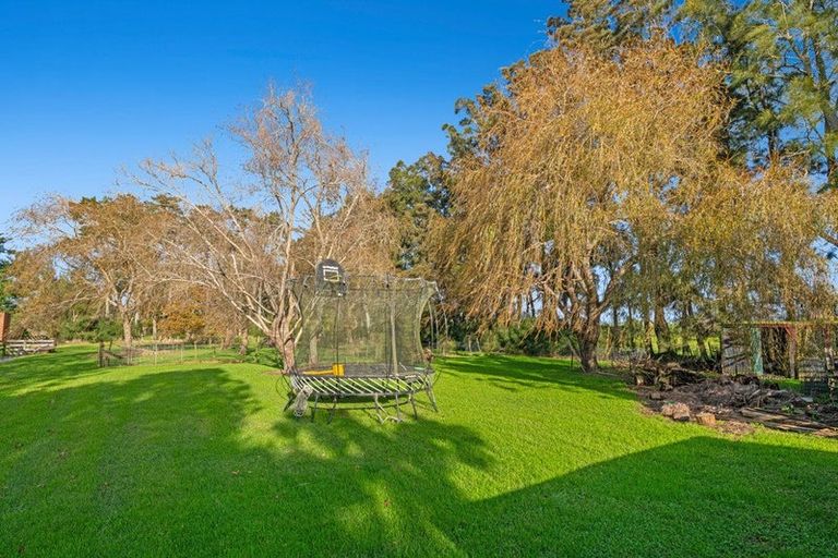 Photo of property in 2312 State Highway 16, Helensville, 0875