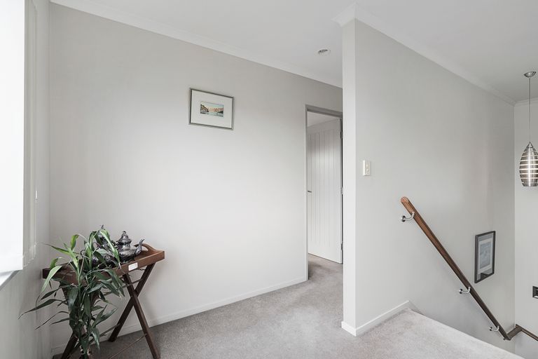 Photo of property in 14 Taylor Street, Blockhouse Bay, Auckland, 0600