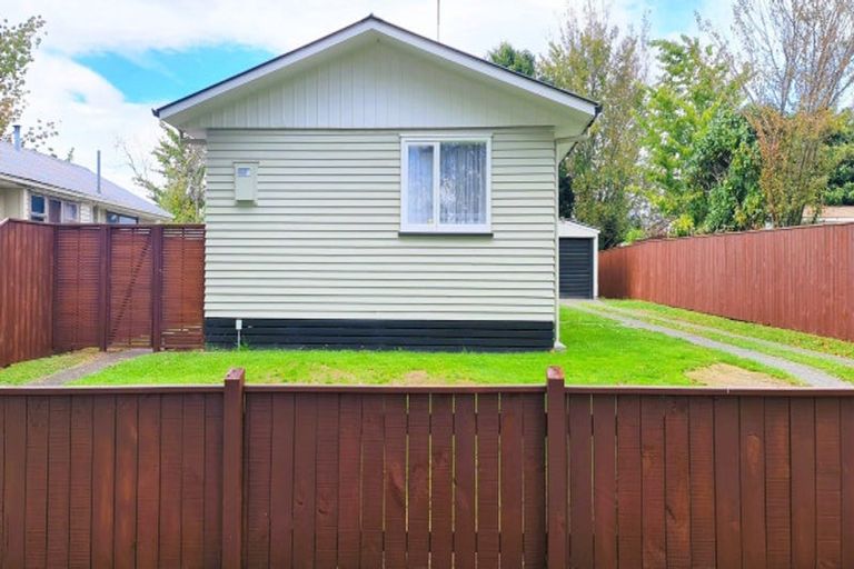 Photo of property in 98 Te Rangitautahanga Road, Turangi, 3334