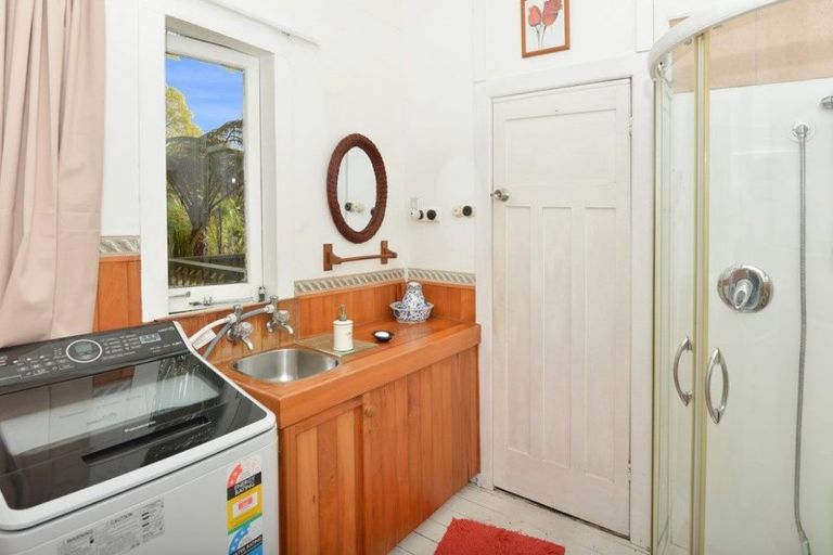 Photo of property in 2 Charles Street, Te Kamo, Whangarei, 0112