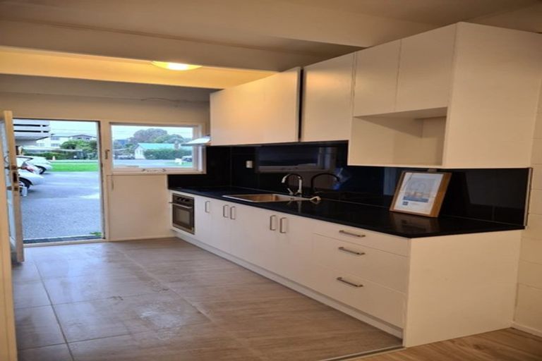 Photo of property in 7/5 Keeling Road, Henderson, Auckland, 0612