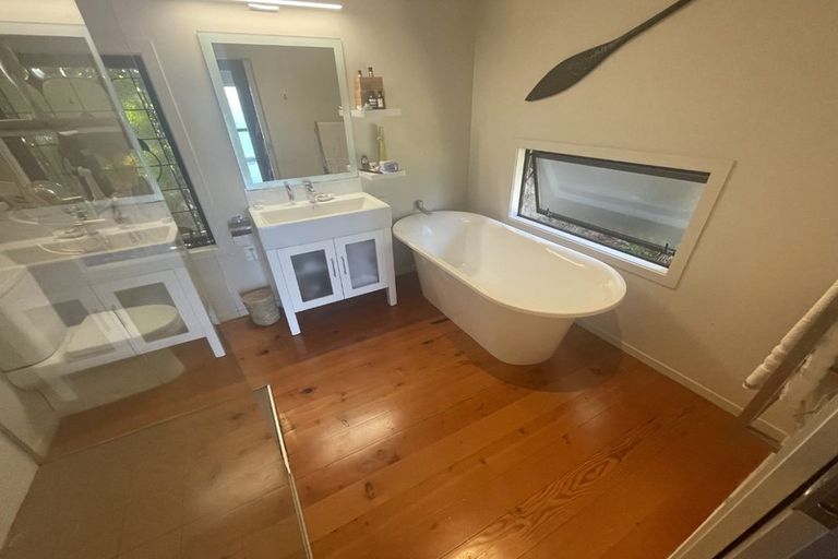 Photo of property in 42 Howard Road, Point Howard, Lower Hutt, 5013