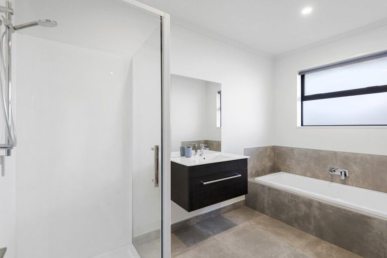 Photo of property in 17 Chimango Place, Rolleston, 7615