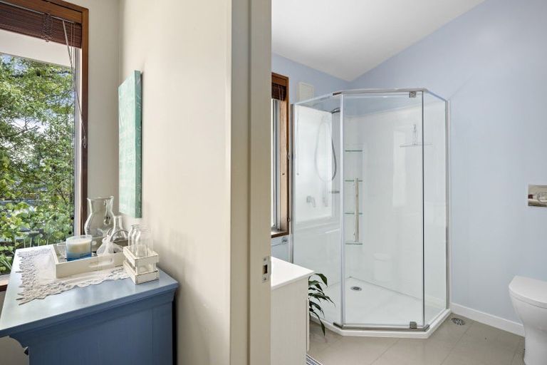 Photo of property in 22 Howard Road, Point Howard, Lower Hutt, 5013