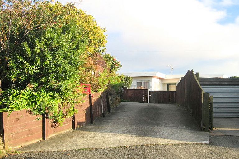 Photo of property in 24a Moana Road, Paraparaumu, 5032