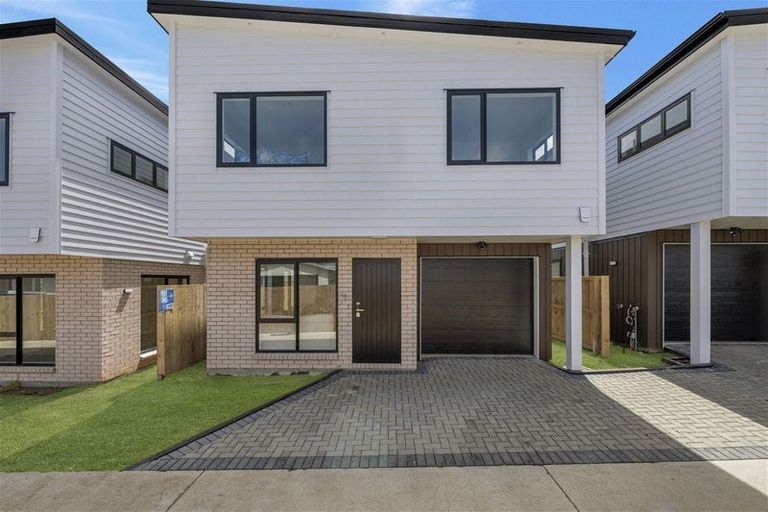 Photo of property in 451e Massey Road, Mangere East, Auckland, 2024