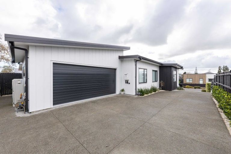 Photo of property in 35 Ashford Avenue, Hokowhitu, Palmerston North, 4410