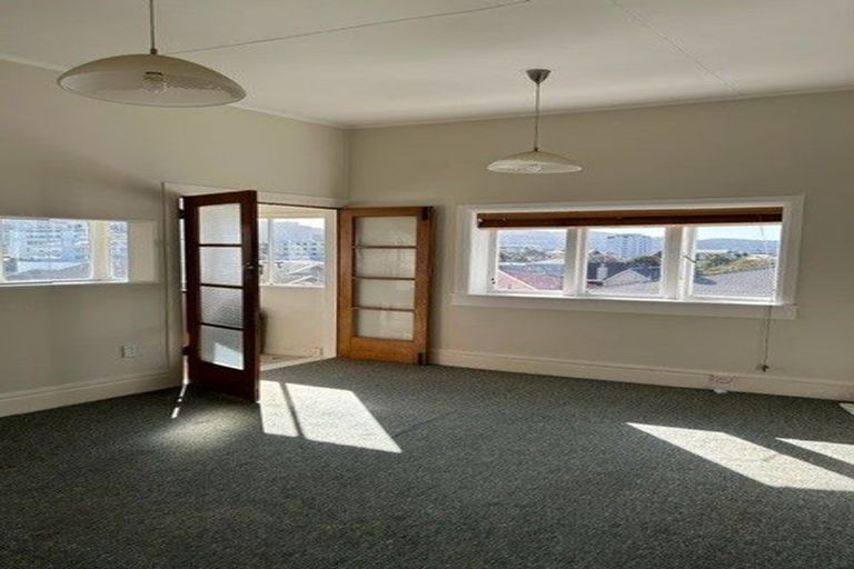 Photo of property in 2/66 Brougham Street, Mount Victoria, Wellington, 6011