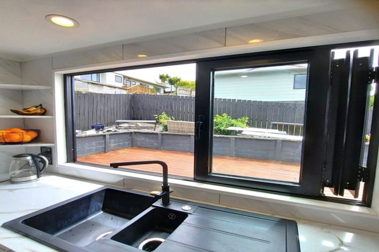 Photo of property in 2/4 Antrim Grove, Bayview, Auckland, 0629