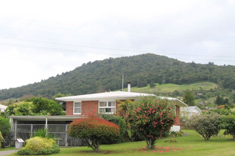 Photo of property in 28 Thomas Crescent, Western Heights, Rotorua, 3015