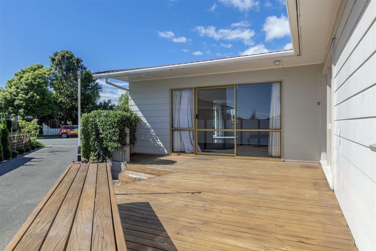 Photo of property in 92 Kennedy Drive, Levin, 5510