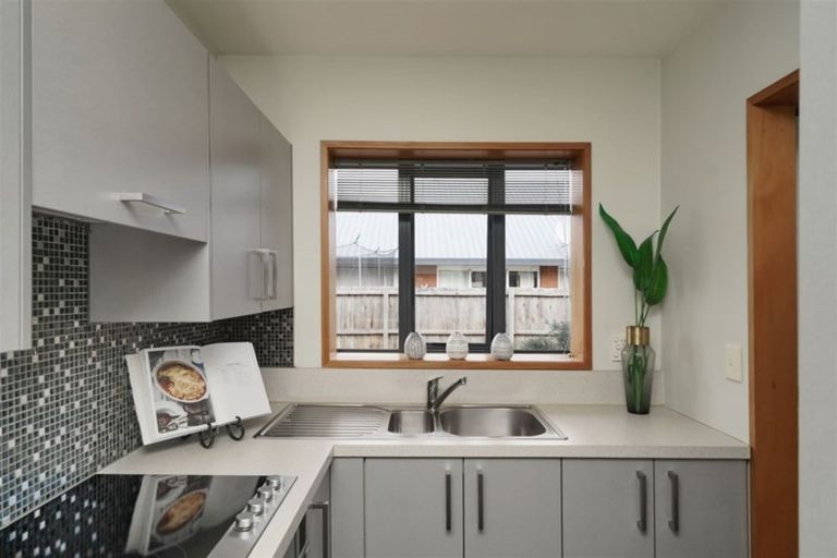 Photo of property in 3/96 Wainui Street, Riccarton, Christchurch, 8041