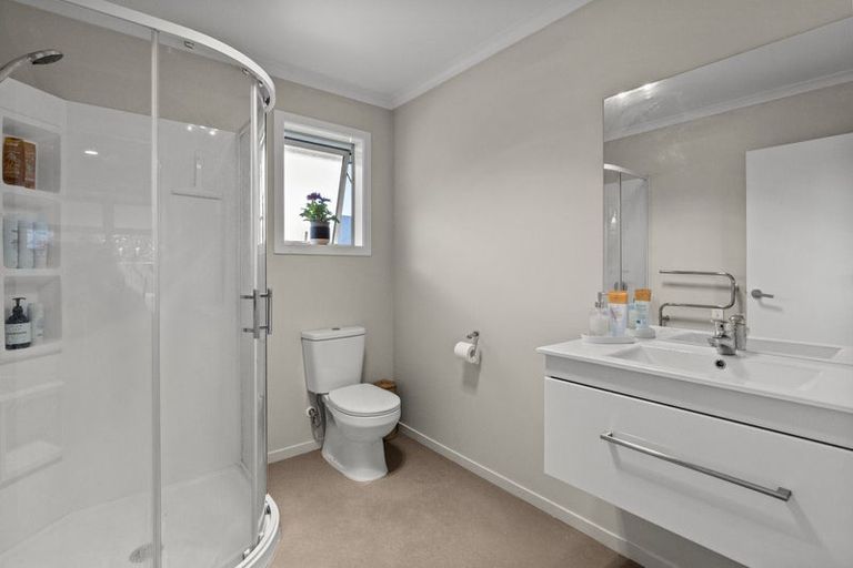 Photo of property in 118 Milton Terrace, Picton, 7220