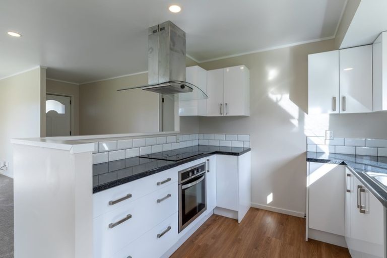 Photo of property in 100e Parrs Cross Road, Henderson, Auckland, 0612