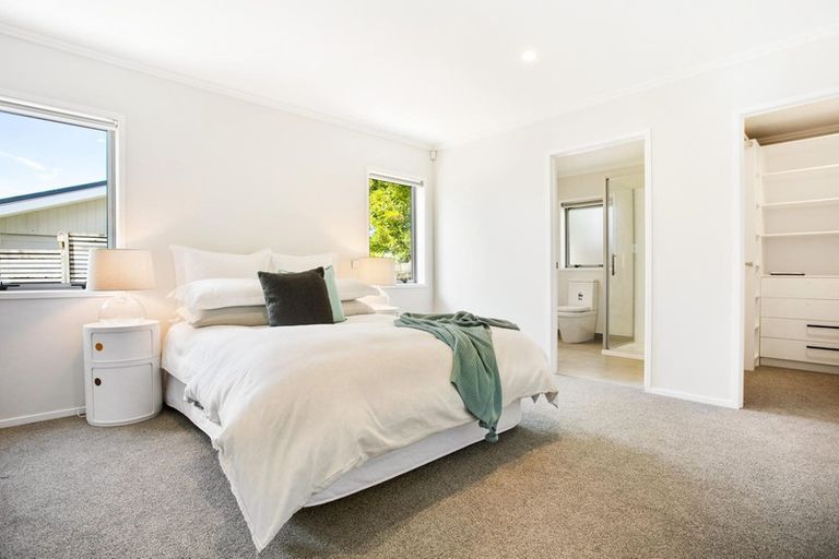 Photo of property in 16a Pine Avenue, Henderson, Auckland, 0612