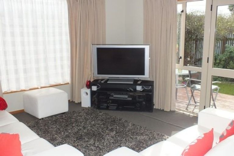 Photo of property in 2/66 Martin Avenue, Beckenham, Christchurch, 8023