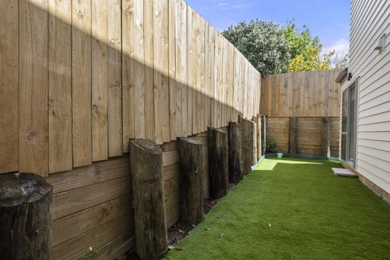 Photo of property in 47b Gossamer Drive, Pakuranga Heights, Auckland, 2010