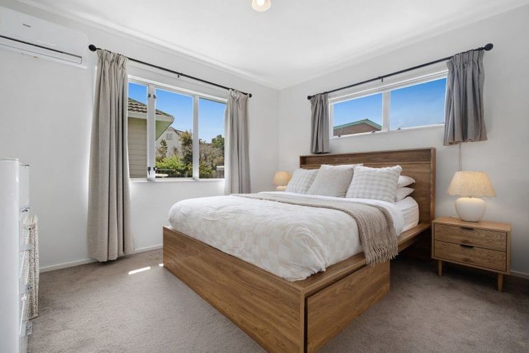 Photo of property in 2/134 Bradbury Road, Botany Downs, Auckland, 2010