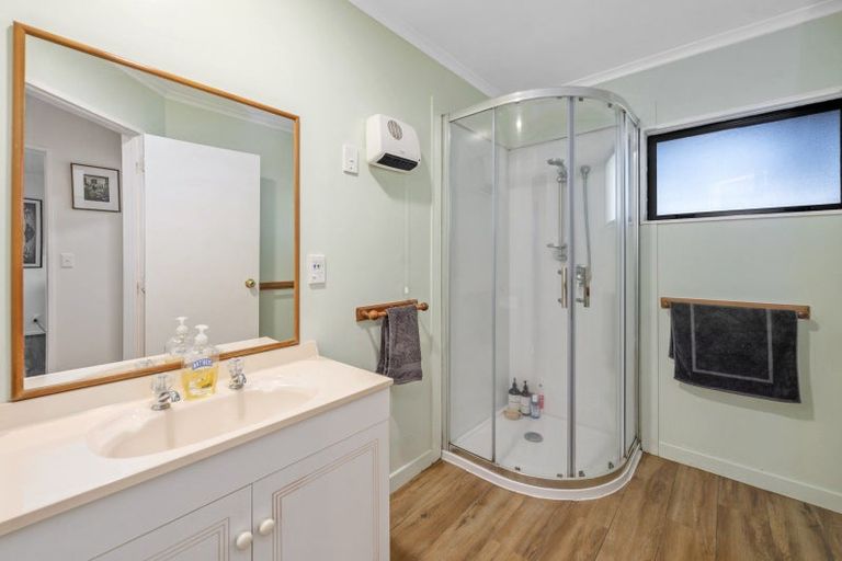 Photo of property in 13 Cherry Lane, Acacia Bay, Taupo, 3330